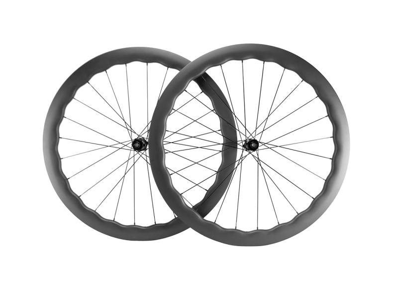 Llantas de carbono con freno de llanta